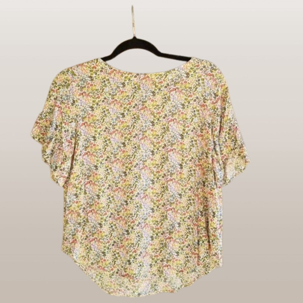 LOFT Floral Dress Shirt Multicolor Floral Short Sleeve Blouse W/ Ruffle Sleeves